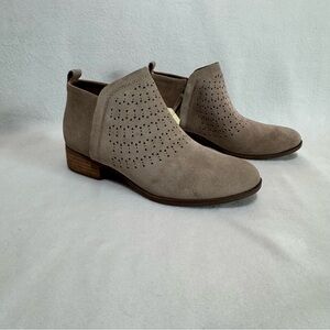 TOMS Deia Desert Taupe Suede Side Zip Ankle Boots Booties - Womens Size US 8.5